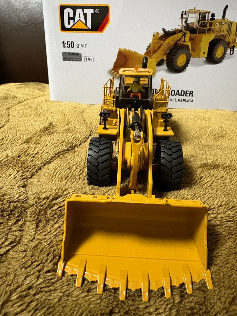 CAT 988K ホイールローダー 1:50スケール