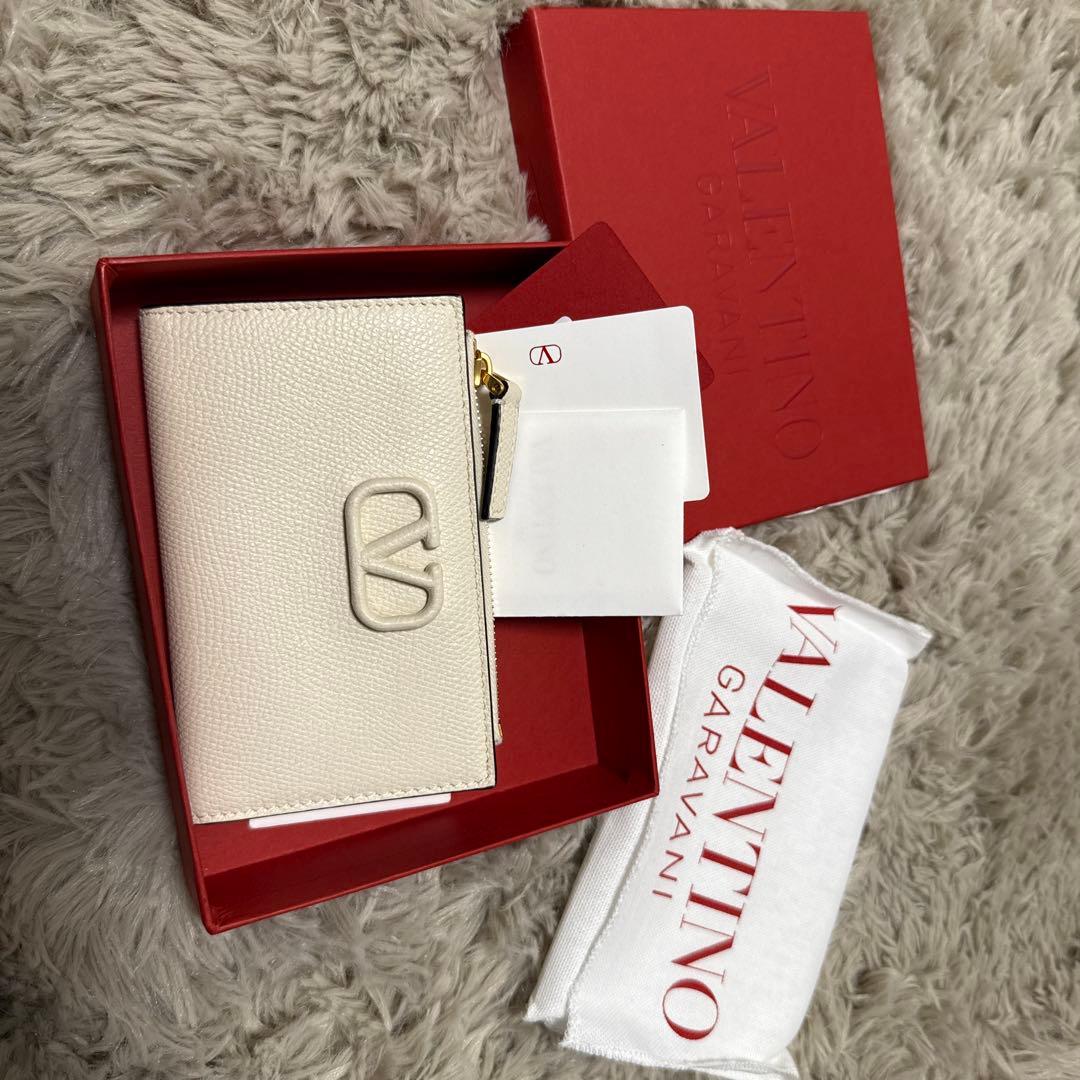 バレンチノ　二つ折りレディース財布