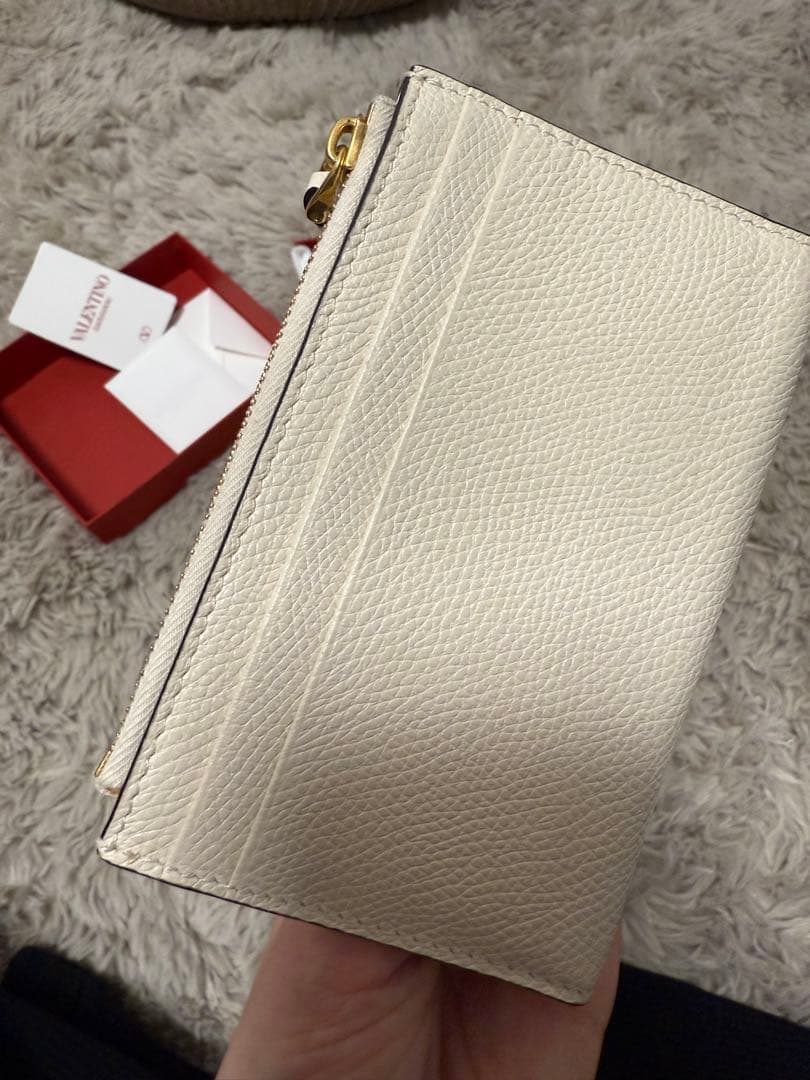 バレンチノ　二つ折りレディース財布
