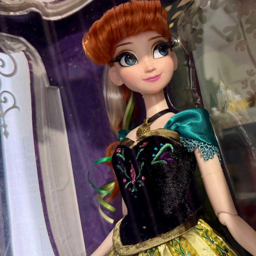 ディズニーストア アナと雪の女王 リミテッドドール アナ＆エルサ4体 日本未発売