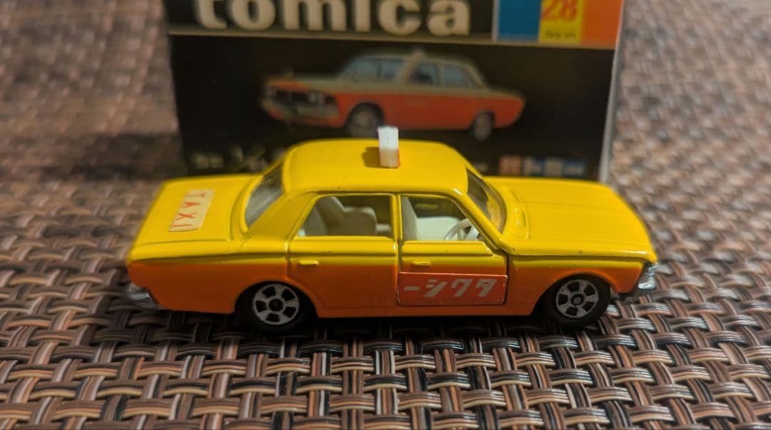 トミカ 28 1a クラウン タクシー スーパーデラックス コピー黒箱 日本製