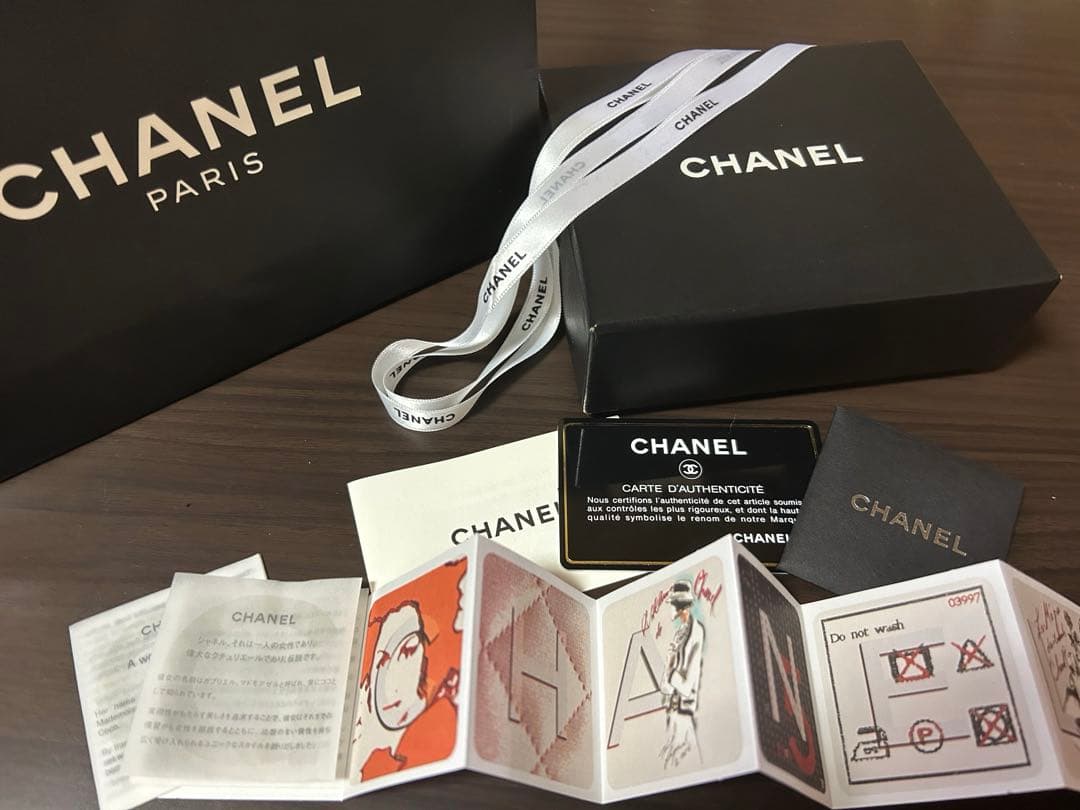 シャネル　二つ折り財布　カンボンライン　【おまけ付き　エルメスのりぼん】