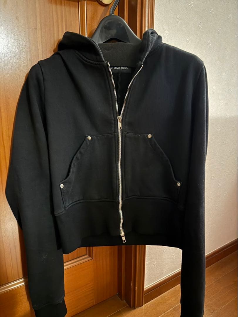 NO MASS PROD ブラック クロップドパーカー Sサイズ