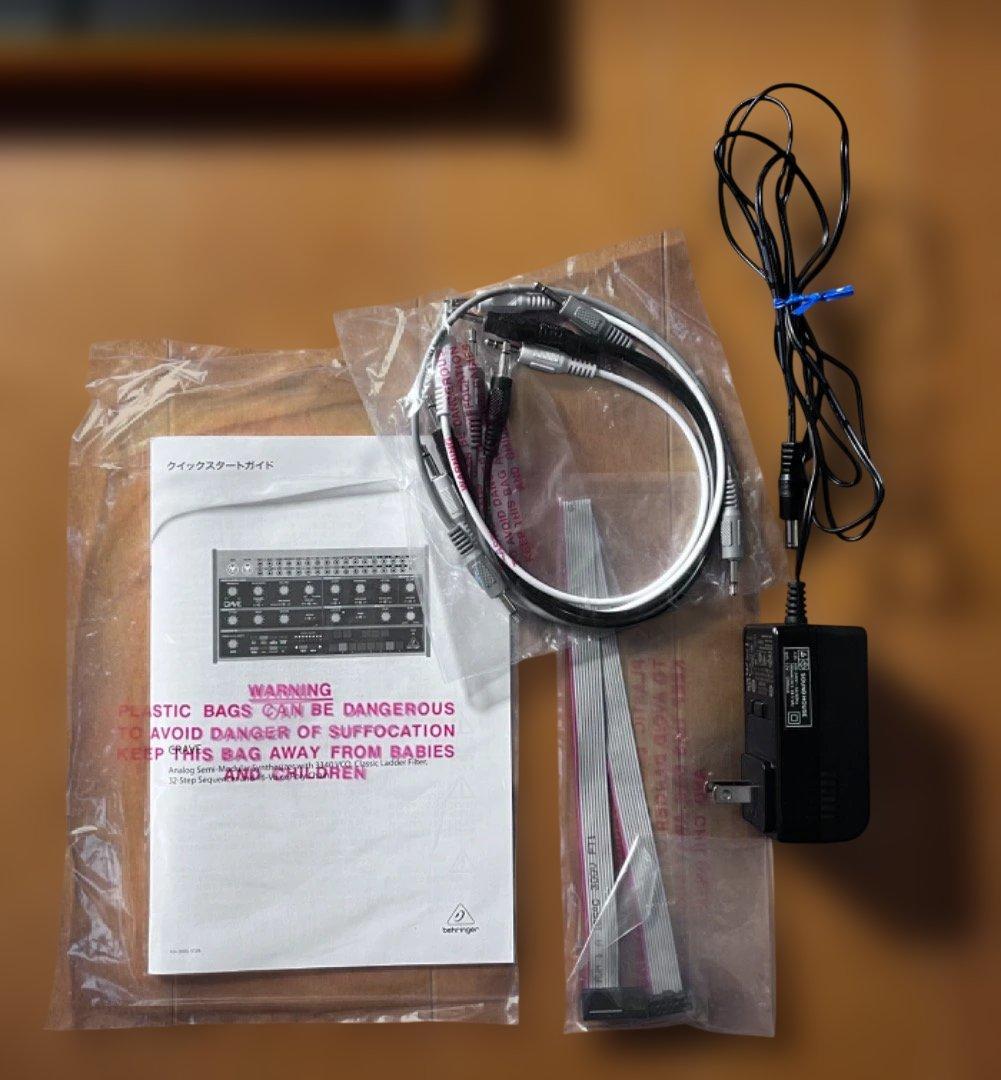 Behringer CRAVE アナログシンセサイザー・シーケンサー・モジュラー