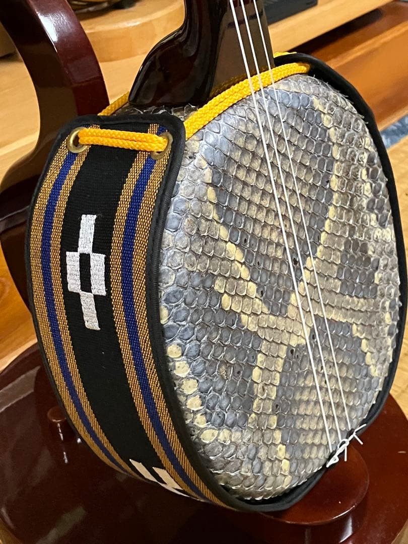 沖縄三線上質クルチ真壁型本皮一枚張りスンチ塗り期間限定出品