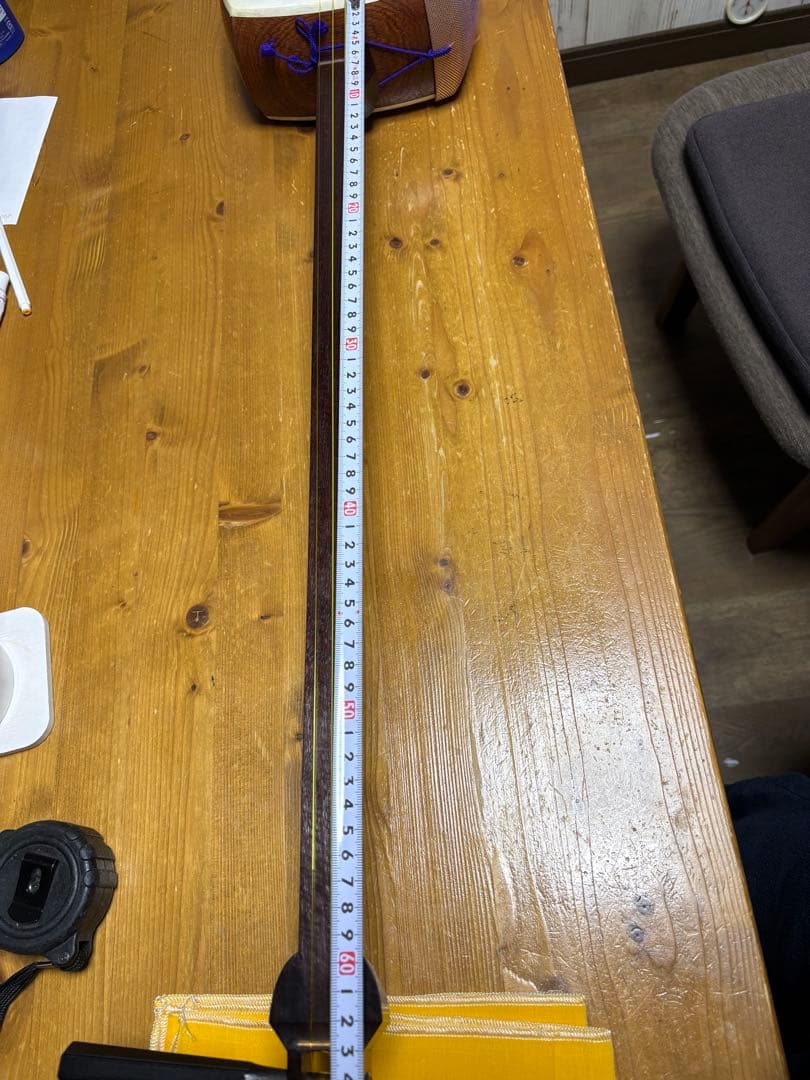 三味線　細棹　トチ紅木　子持ち綾杉胴　金細　二本溝