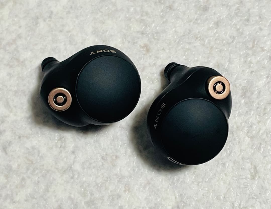 【美品】SONY WF-1000XM4 ブラック【左右バッテリー交換済】