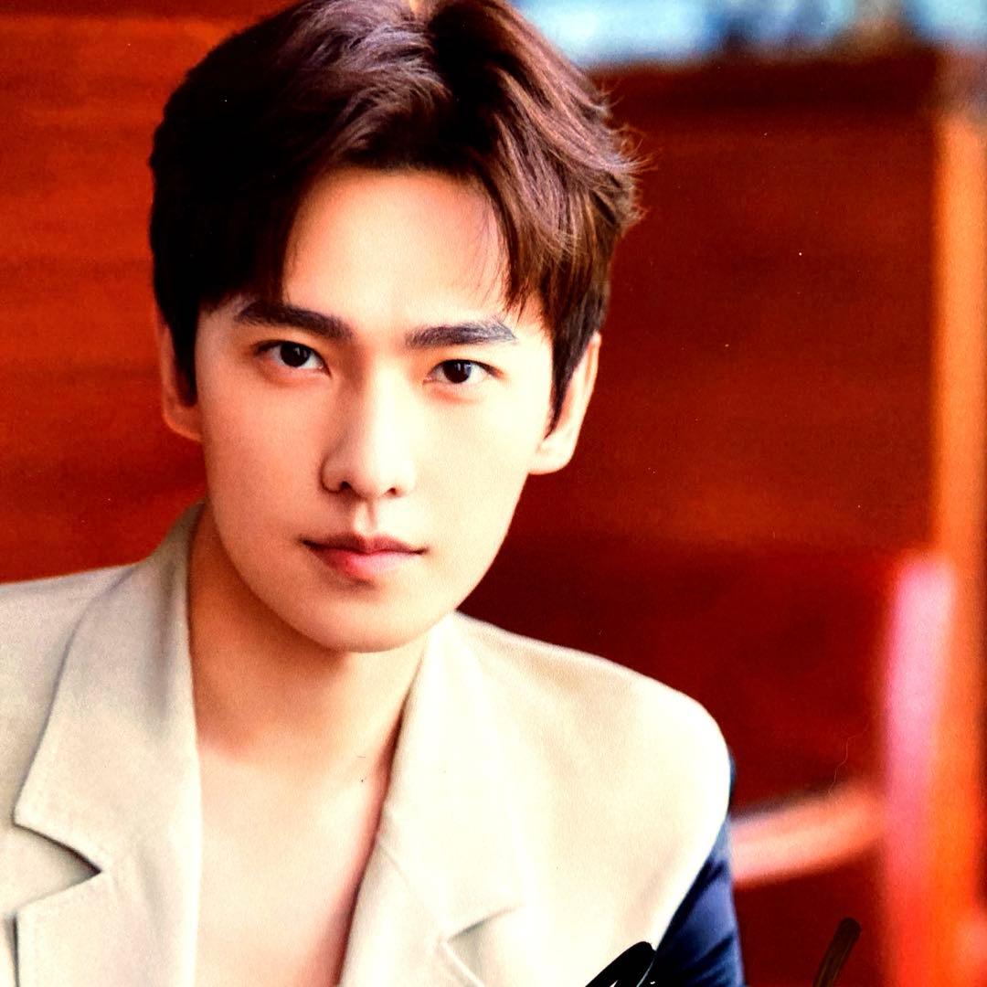 セール中…ヤン・ヤン直筆サイン入り2Lサイズ写真…Yang Yang…