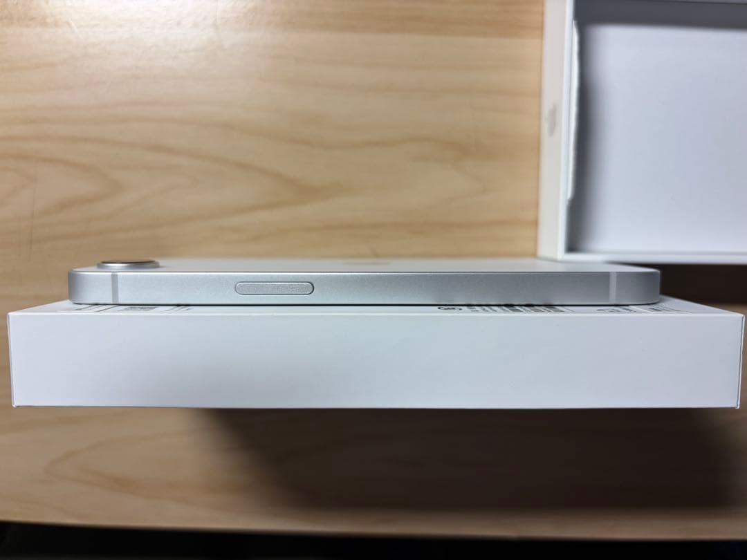 超美品 Apple iPhone 16e 256GB ホワイト