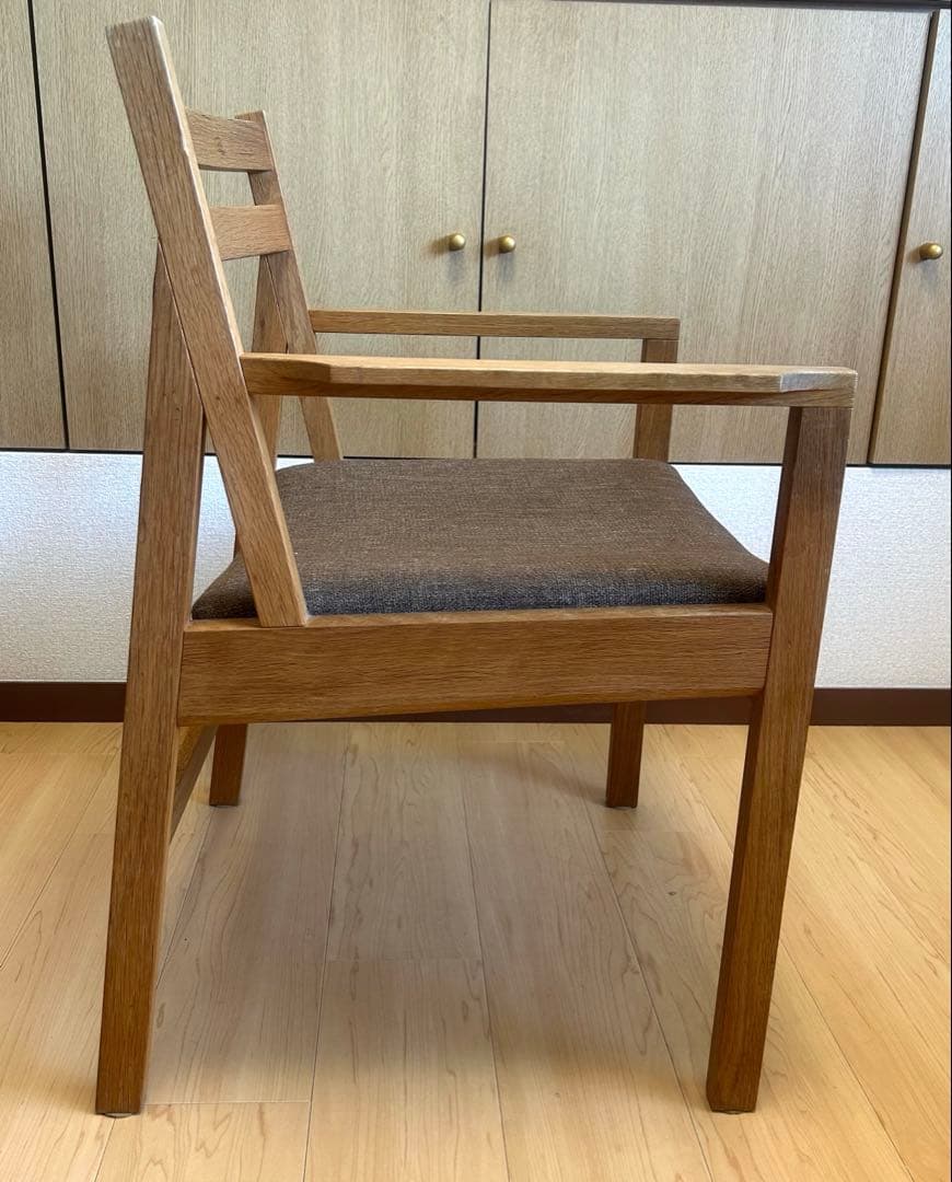 karf standard label アームチェア　ダイニングチェア　①