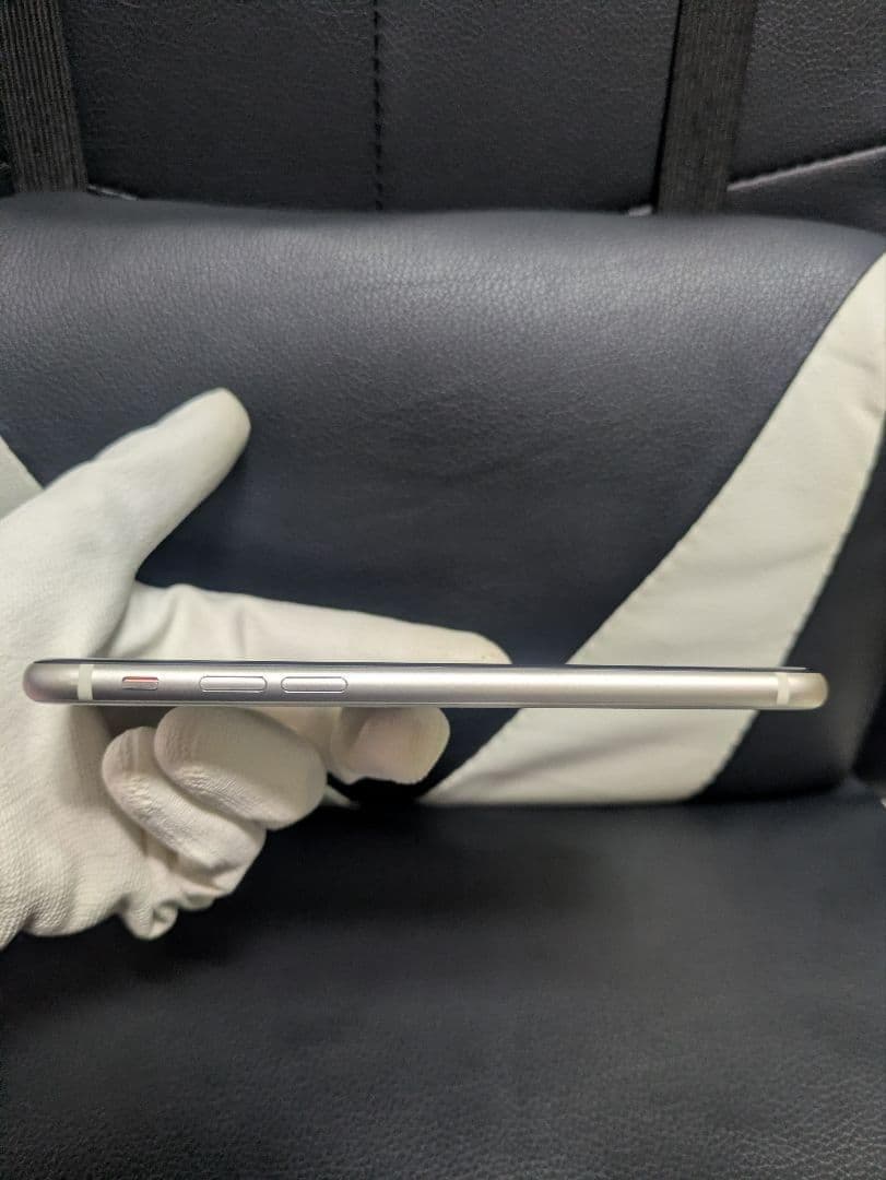 極美品　iPhone　SE 第3世代　128gb 白　SIMフリー　　48