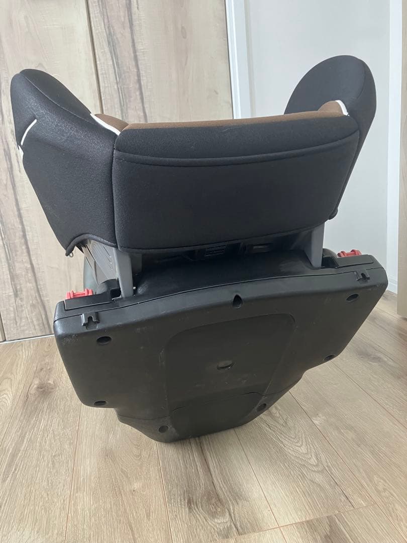 Combi コンビ ゼウスターンユーロ 回転式チャイルドシート