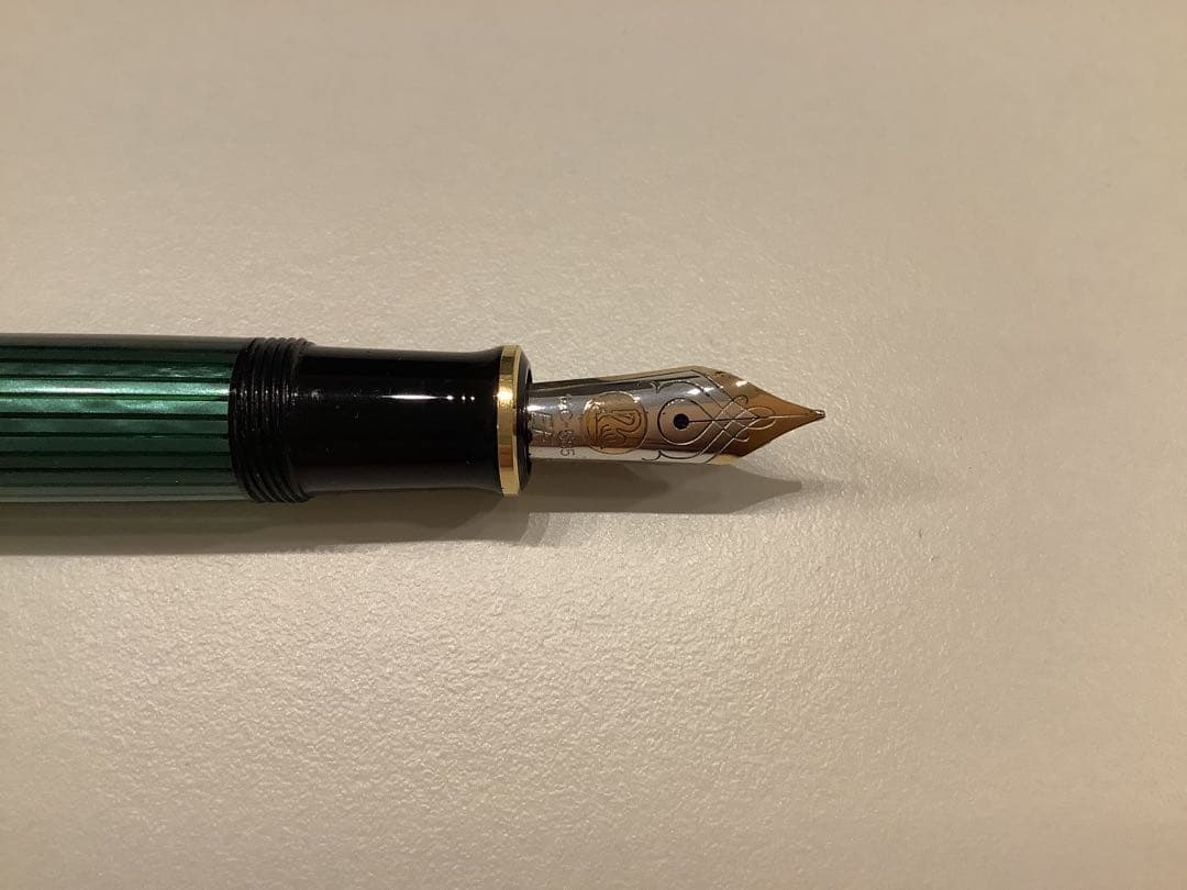 Pelikan ペリカン スーベレーンM600 万年筆緑縞 EF