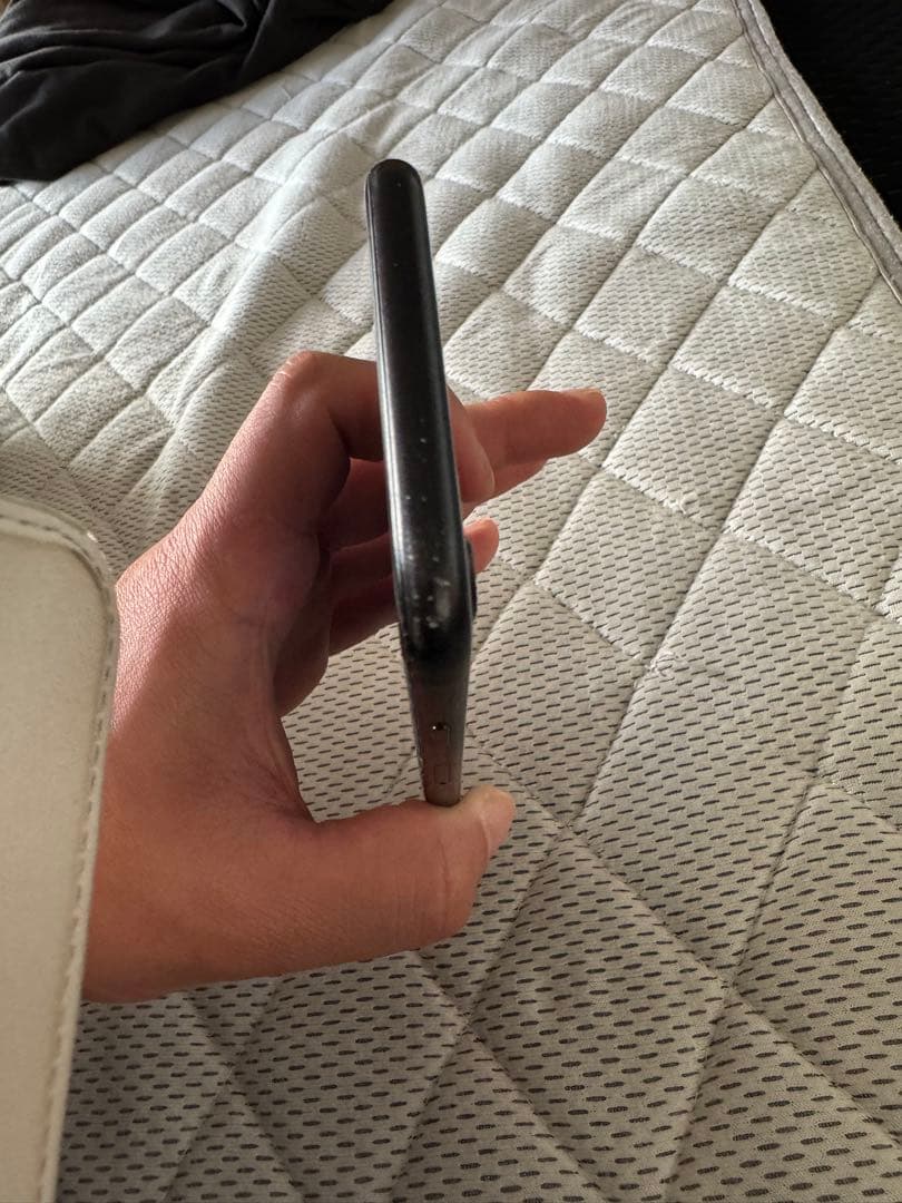 携帯電話本体 iPhoneSE2 128GB