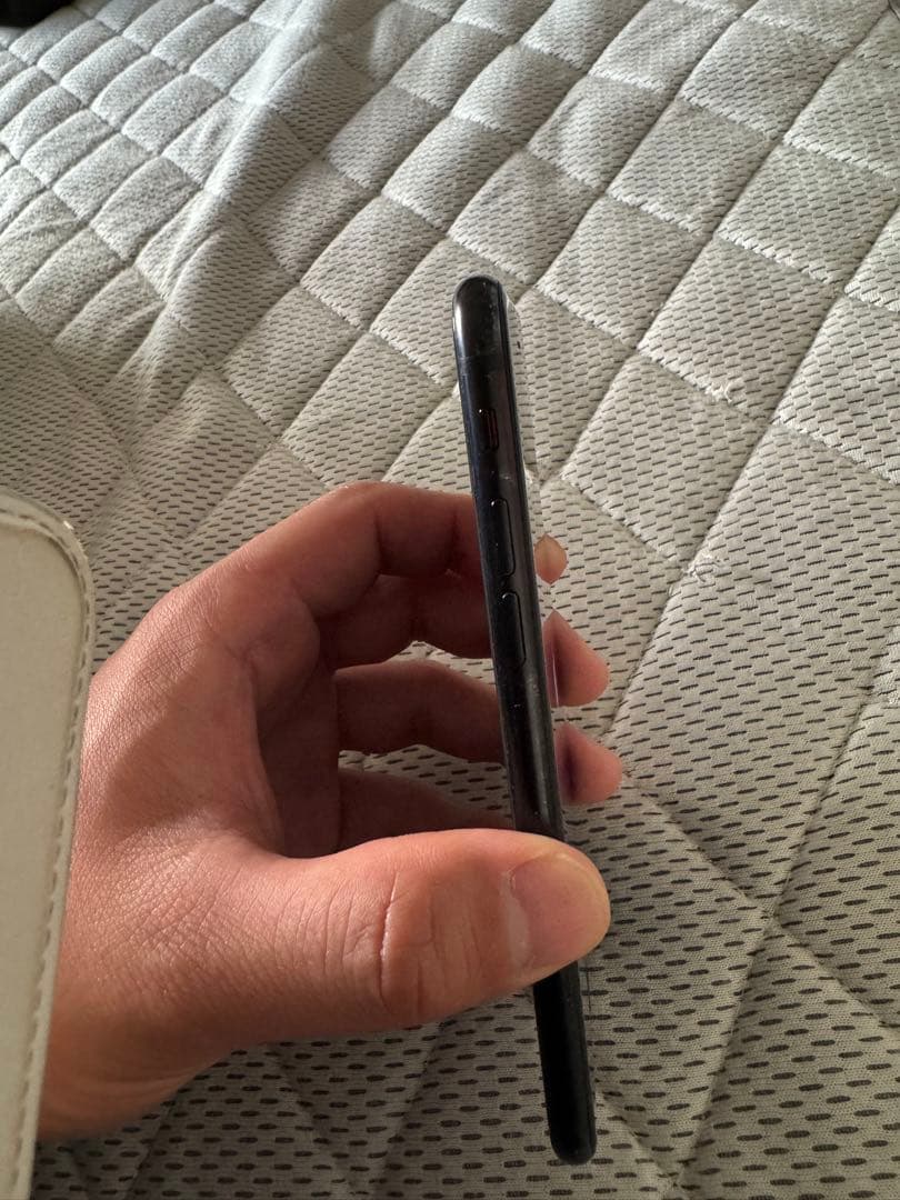 携帯電話本体 iPhoneSE2 128GB