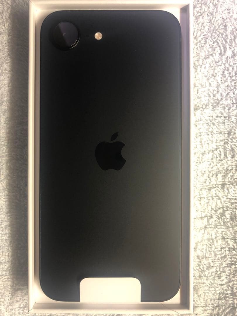 iPhone 16e 128GB ブラック