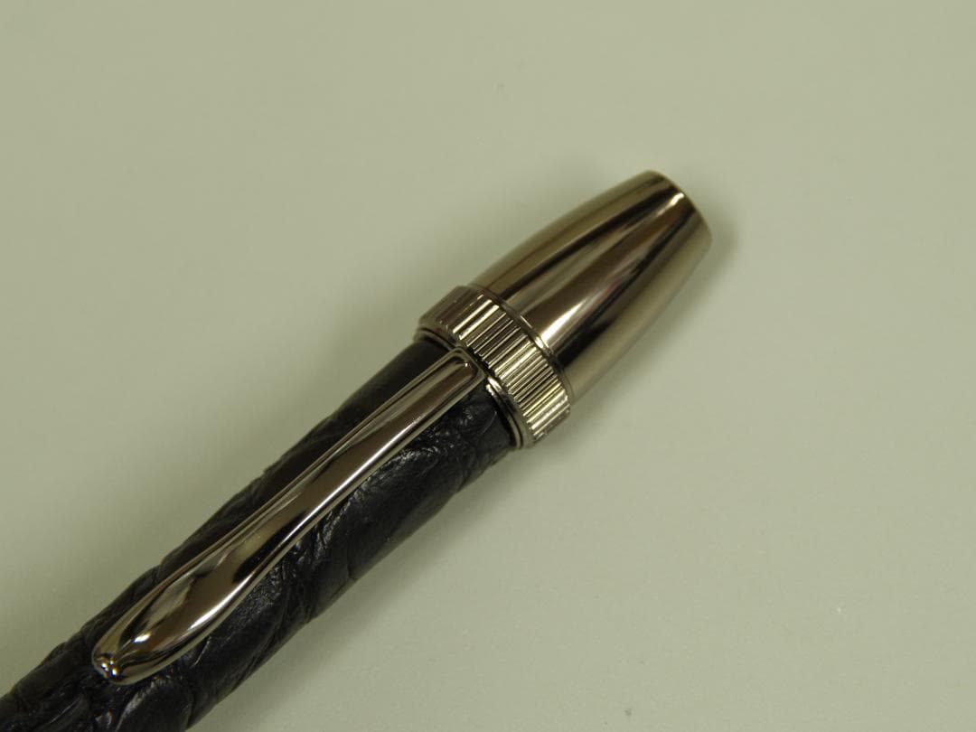 ワニ革　ボールペン　ブラック