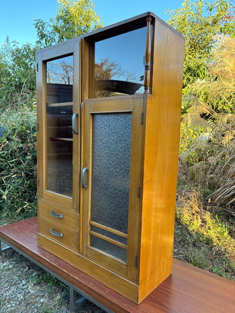 昭和レトロなガラスキャビネット‼️食器棚　飾り棚　書棚