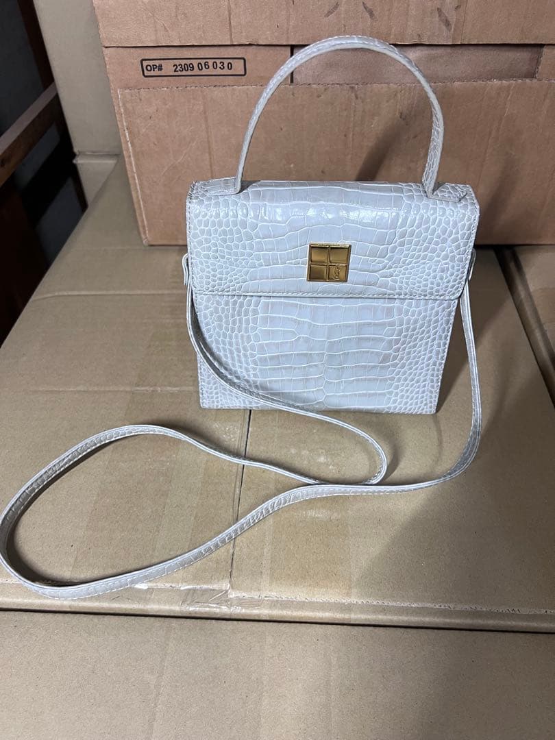 YSL イヴサンローラン　バッグ　トートバッグ