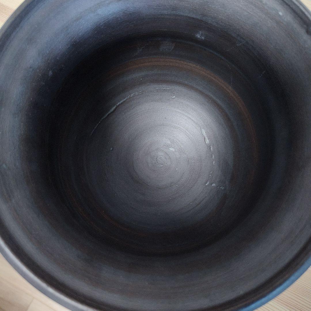 沖縄やちむん　青と茶色の渦巻き模様の陶器