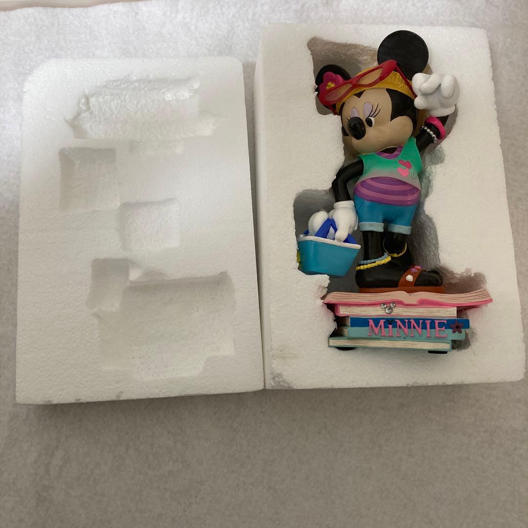 未使用品希少ディズニーミニー ・マウス サマー・ビーチスタイル フィギュア
