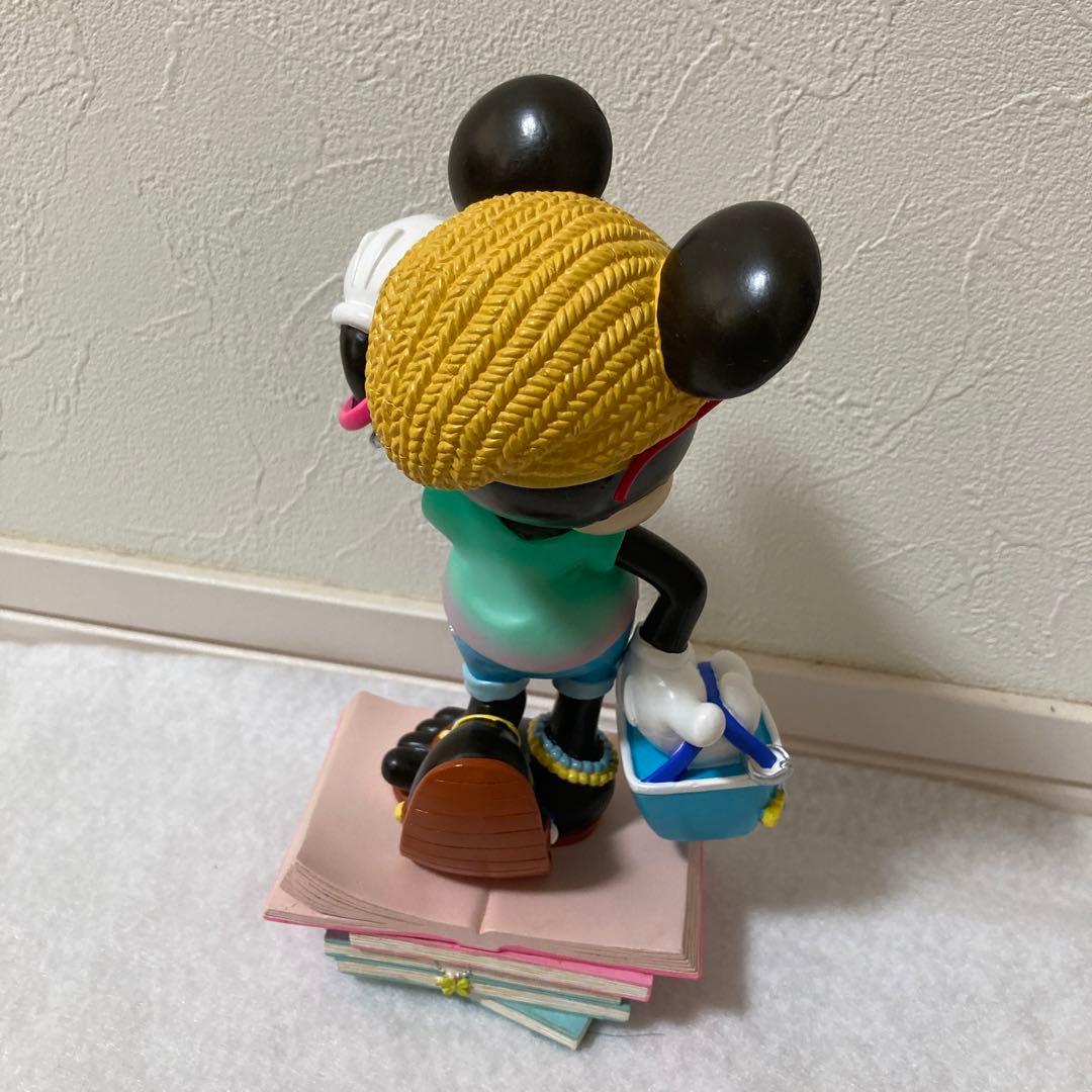 未使用品希少ディズニーミニー ・マウス サマー・ビーチスタイル フィギュア