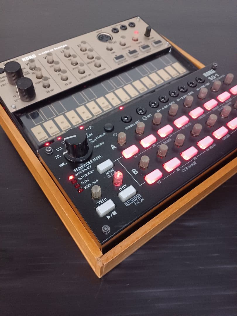 エ*ン様 KORG Volca keys + SQ-1 自作ラック付き