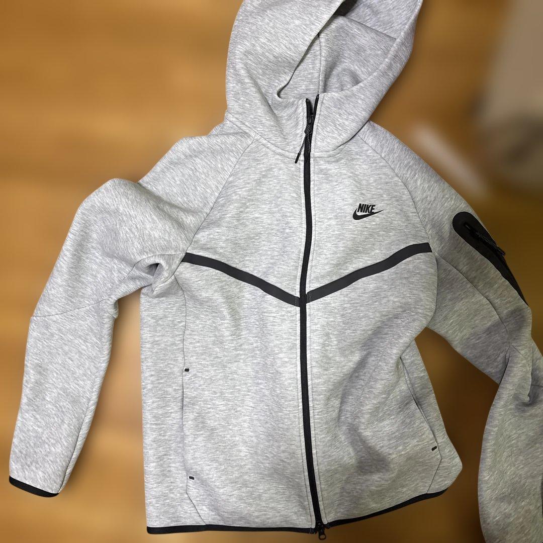 Nike テックフリースフルジップ グレー パーカー M確実正規品！
