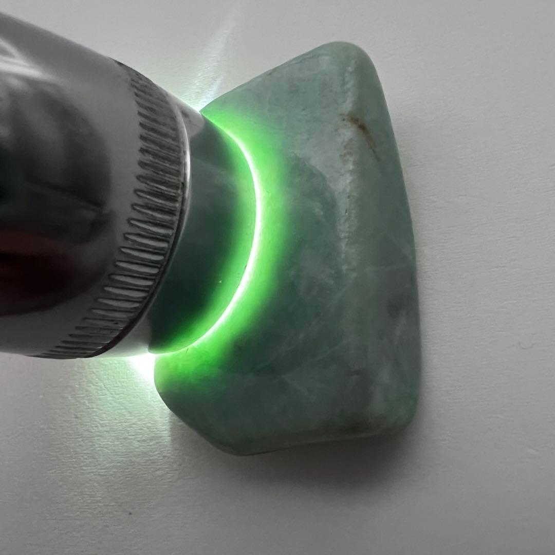 翡翠 緑色 長方形 糸魚川産　19.3g