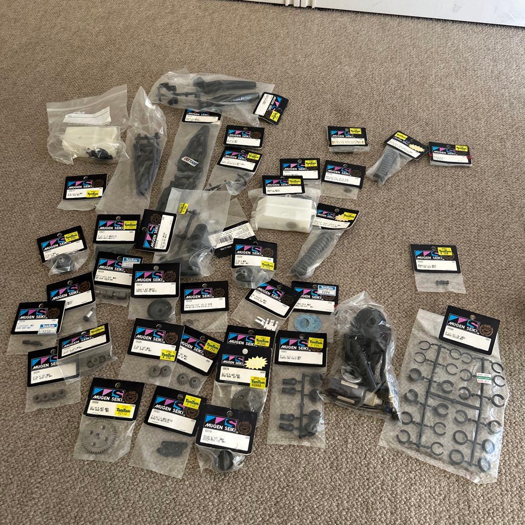 Mugen Seiki MBX5Tエンジンカー