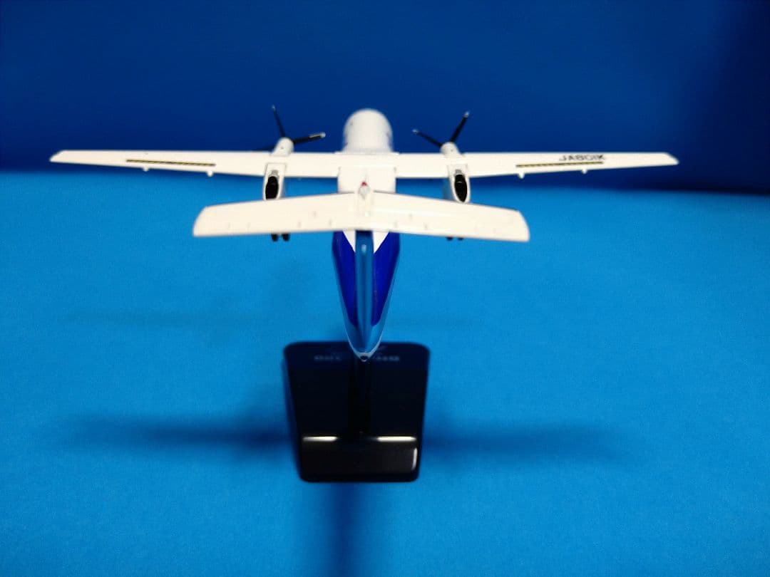 ANA全日空　DHC-8-300 JA801K 1/200