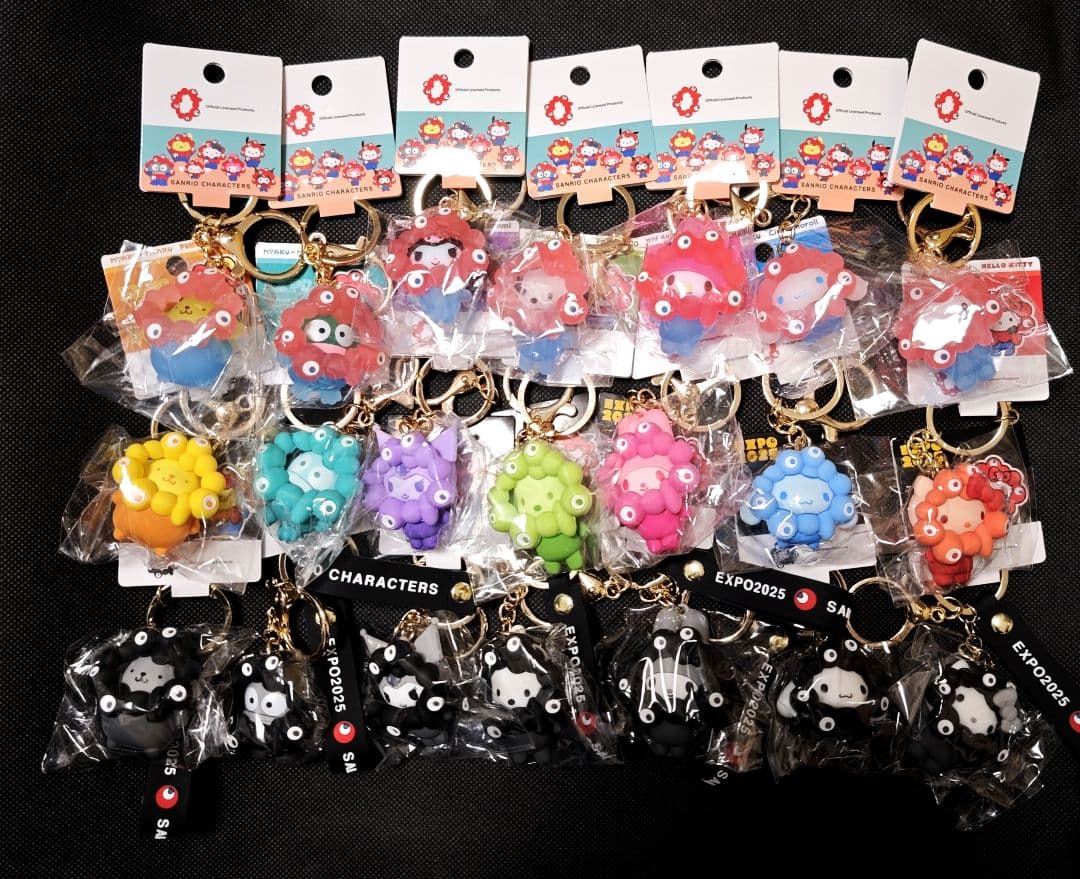 ミャクミャク　サンリオ　クリアカラー　推しカラー　黒ミャク　３種フルコンプセット