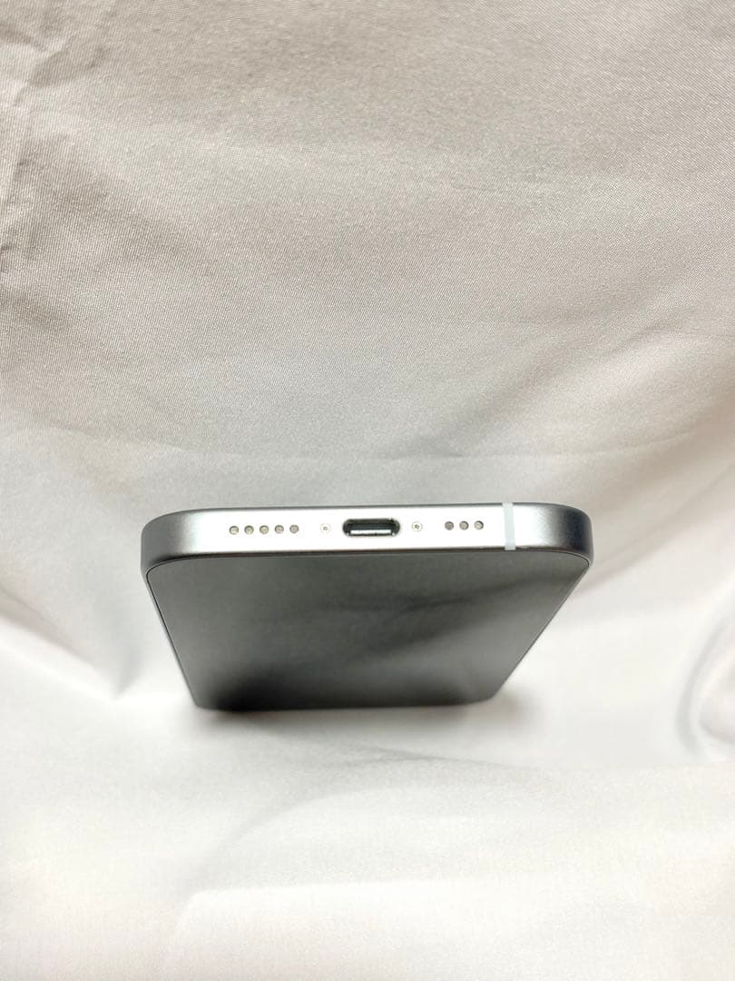 【美品】iPhone15 128GB ブルー