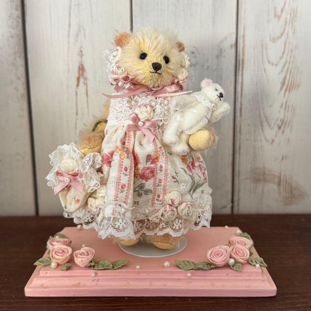 田中富美子先生　作家　ベア台座付き