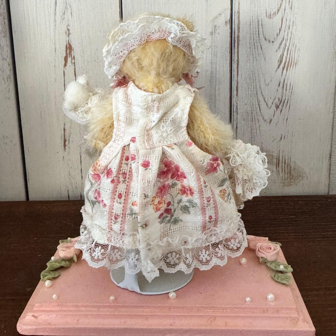 田中富美子先生　作家　ベア台座付き