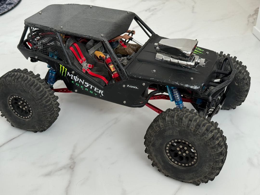 axial wraith レイス スーパーチャージャー付き+ 新品カスタムパーツ