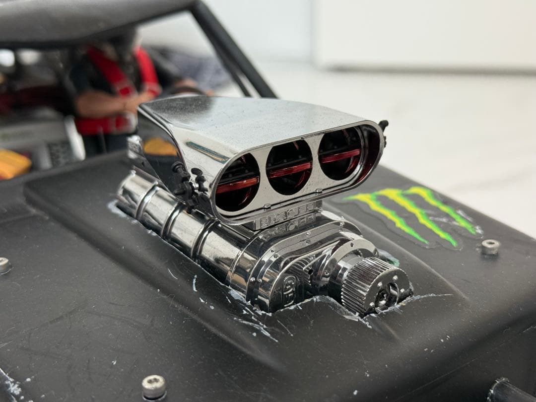 axial wraith レイス スーパーチャージャー付き+ 新品カスタムパーツ