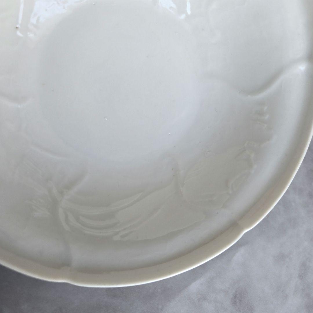 古伊万里　白磁　陽刻　深皿　江戸時代　シノワズリ　金直し　金継ぎ　アンティーク