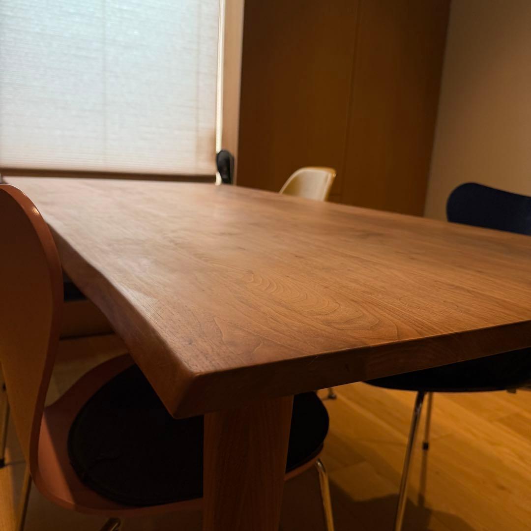 けんちゃん3号 RAM 無垢ウォールナットダイニングテーブル