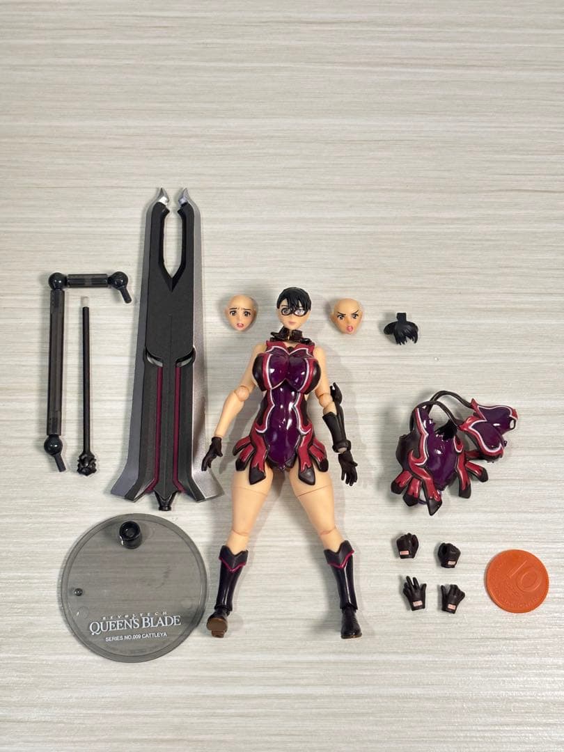 リボルテック 武器屋カトレア クイーンズブレイド アクションフィギュア