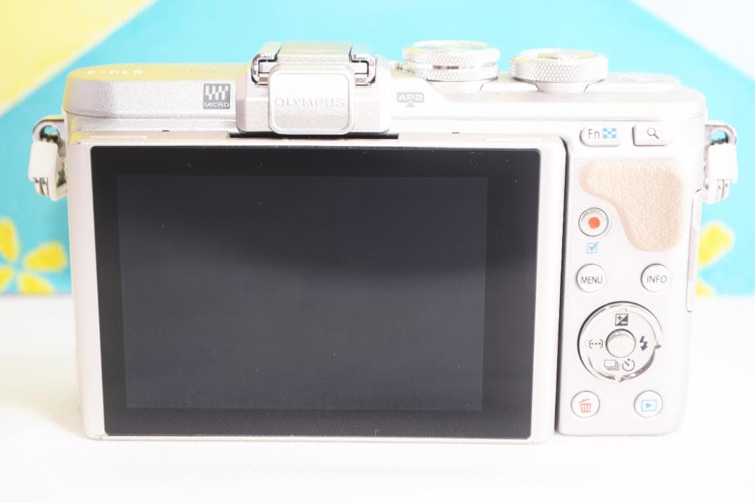 ❤️人気ホワイト❤️Wi-Fi &自撮り❤️OLYMPUS E-PL8