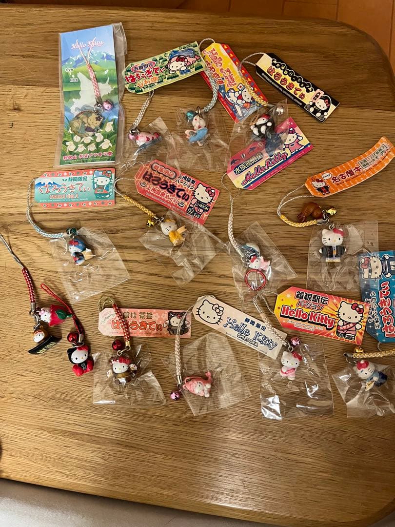 ご当地キティ ストラップ 16個セット