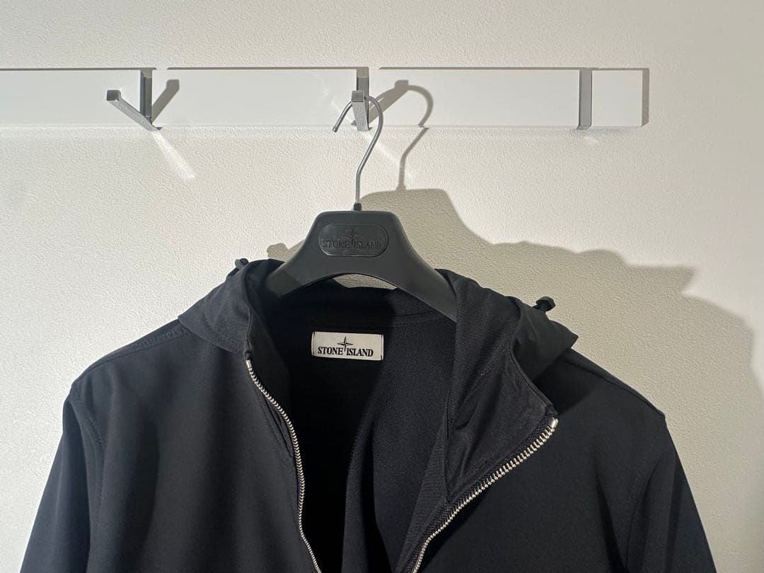 Stone  ブラック ジャンパー　Mサイズ　ハンガー付