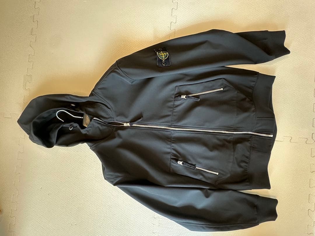 Stone  ブラック ジャンパー　Mサイズ　ハンガー付