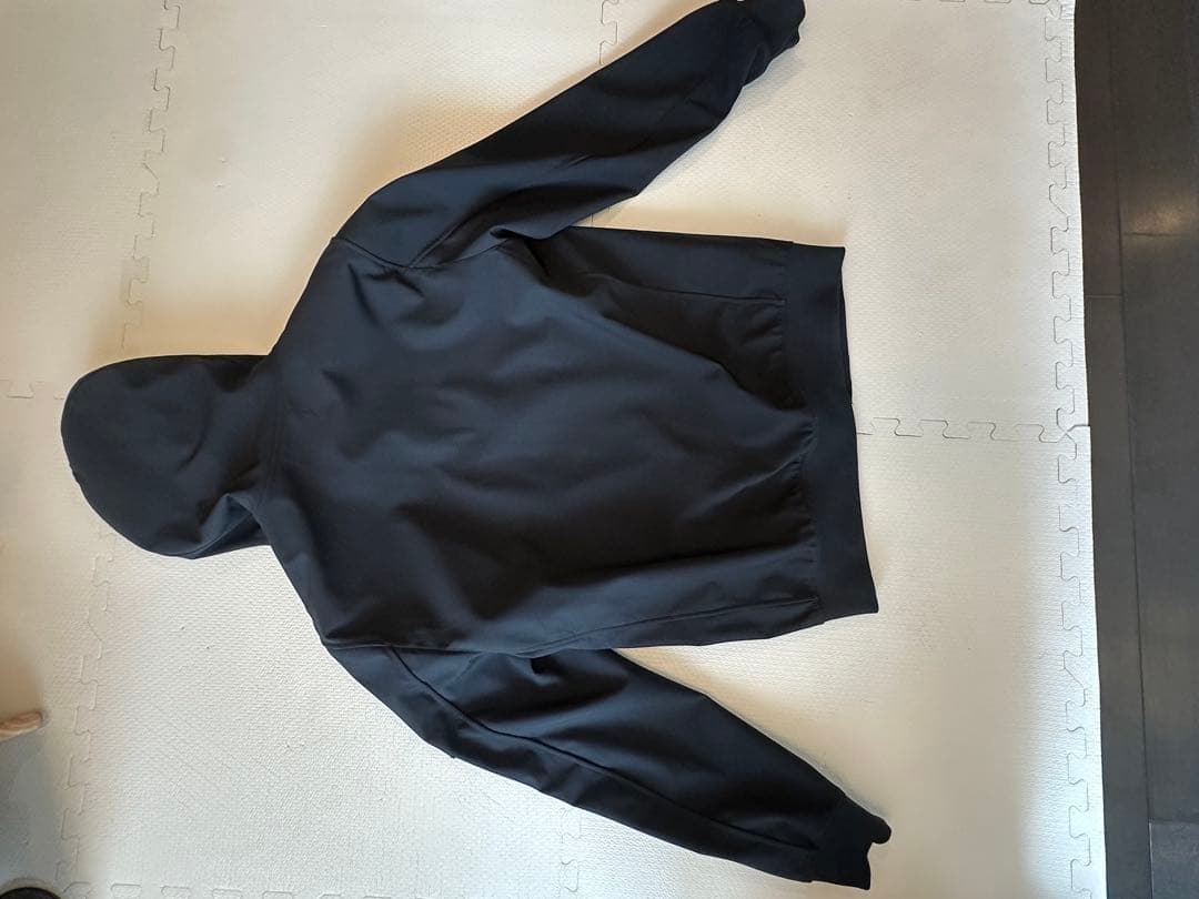 Stone  ブラック ジャンパー　Mサイズ　ハンガー付