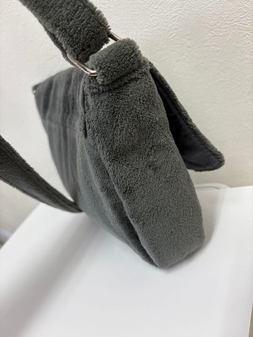 CHANEL グレー スエード ショルダーバッグ ノベルティ