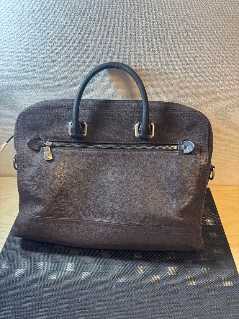 ルイヴィトンキャニオン ビジネスバッグユタレザー マロン ダークブラウン