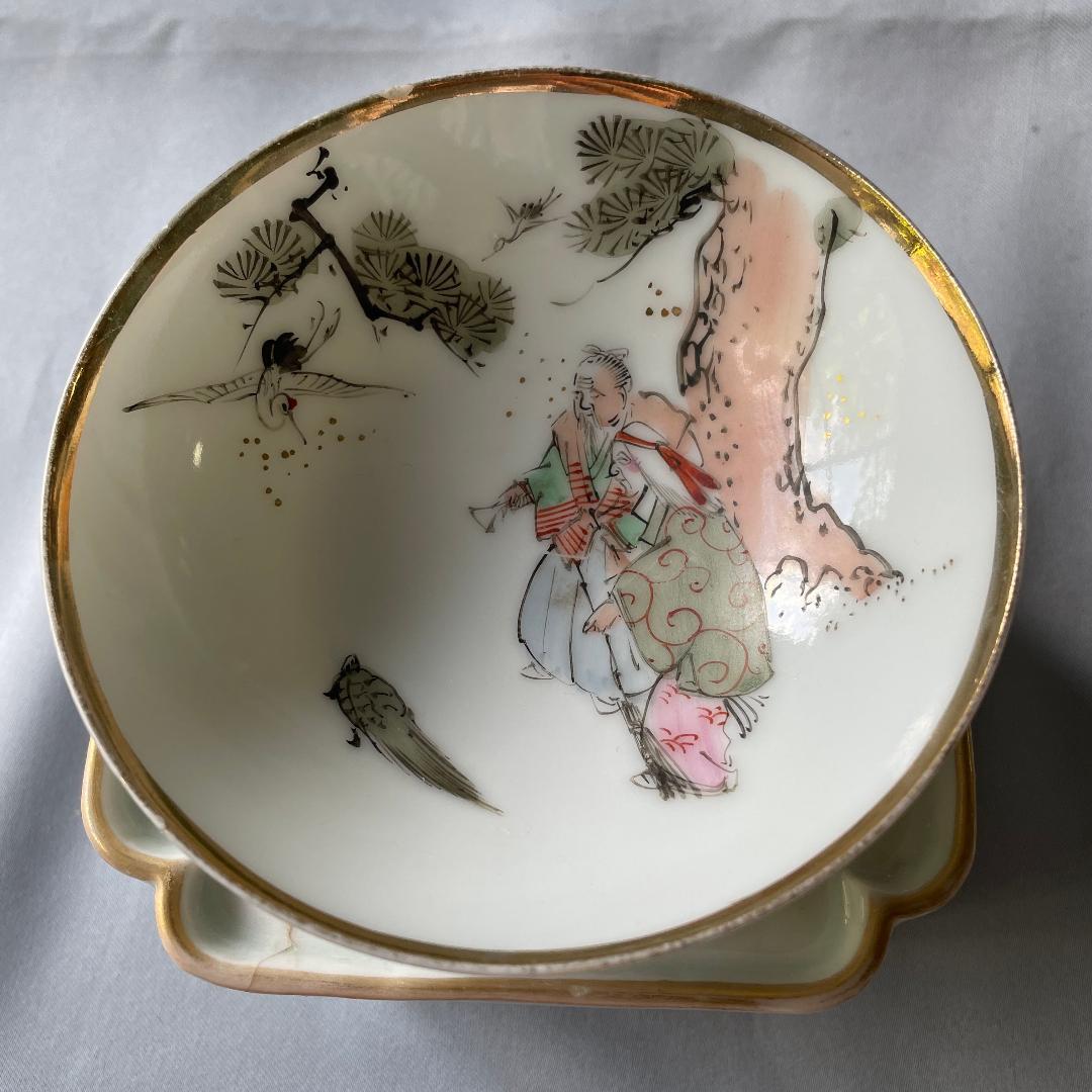 京の骨董品です！少し大きめ 四角の盃台 金彩 染付 長寿盃付 K2532