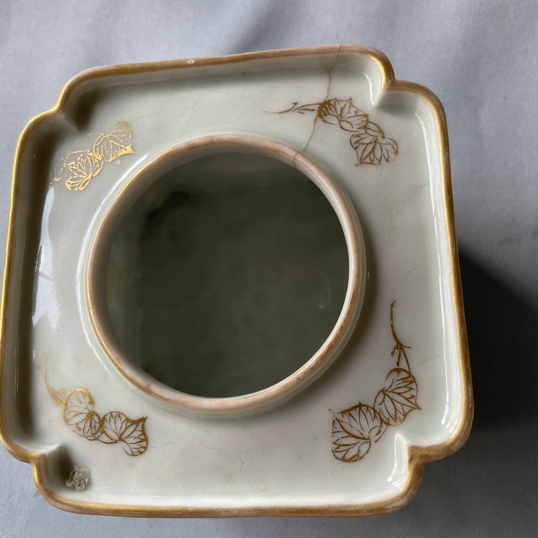 京の骨董品です！少し大きめ 四角の盃台 金彩 染付 長寿盃付 K2532