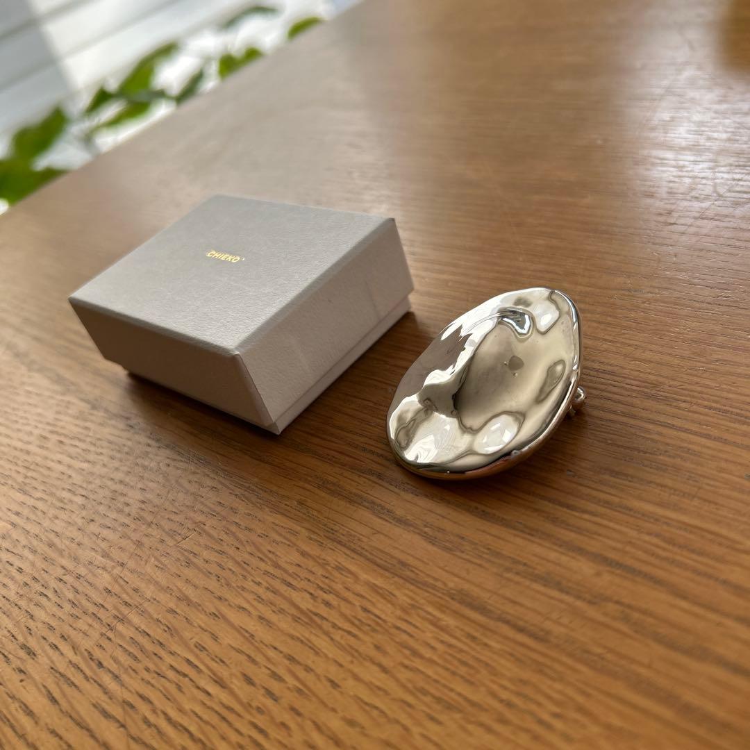 アクセサリー CHIEKO+ egg brooch